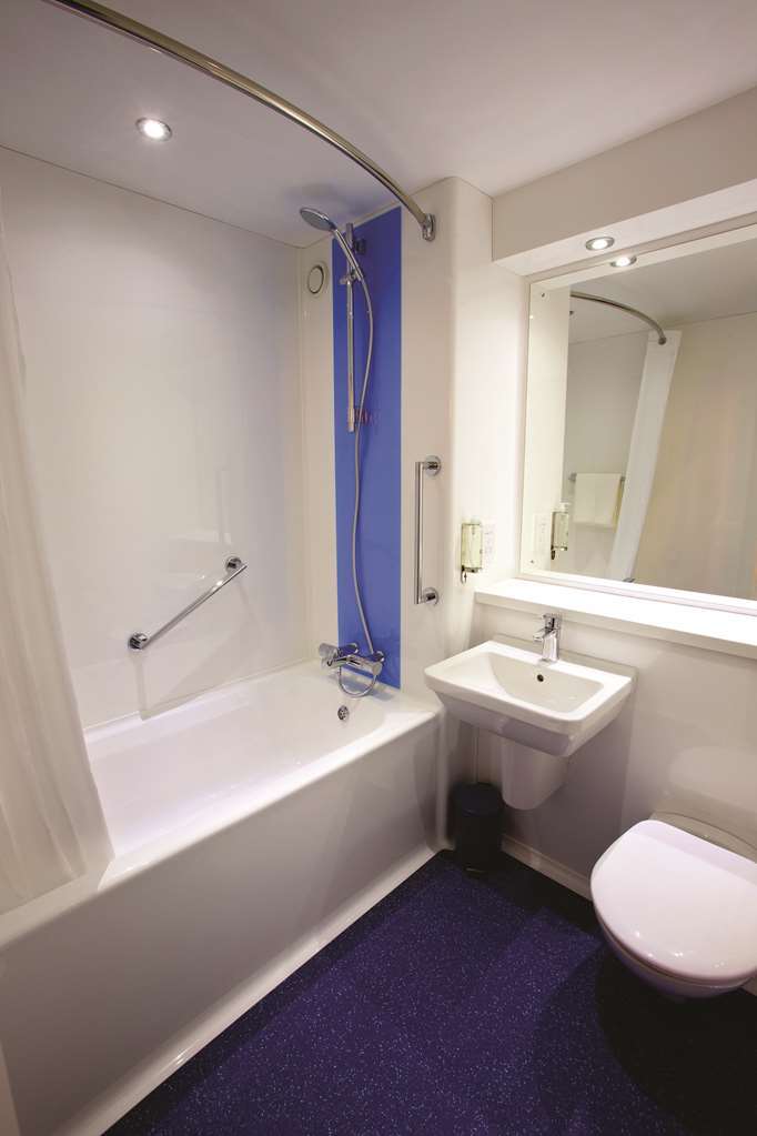 Travelodge Birmingham Oldbury 올드베리 객실 사진